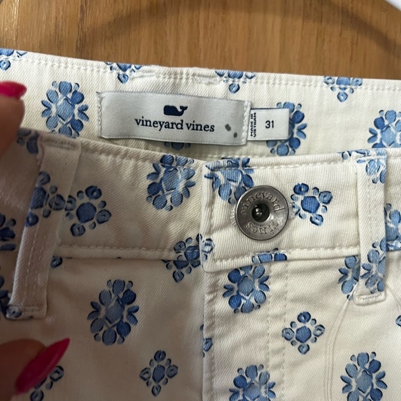 NWOT Vineyard Vines Skinny Jeans Medallion Print Denim size 31​​ - Picture 2 of 7
